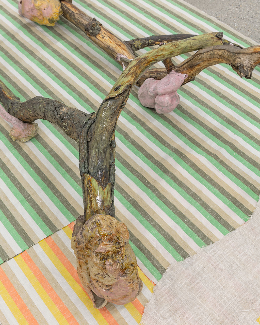 8. Exhibition View Yun Choi Solo Show « The Lounge »; view on Psychics B, 2023 (detail) at CALM – Centre d’Art La Meute, Lausanne, 2023 / Photo: Théo Dufloo / Courtesy the artist and CALM – Centre d’Art La Meute 