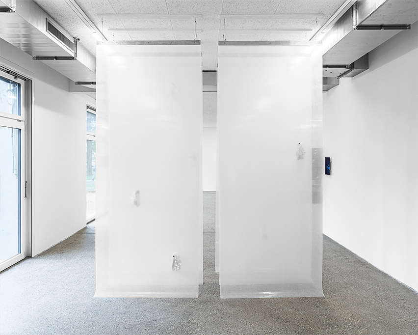 6. Vue d’exposition « Version Cue », Niels Trannois, CALM – Centre d’Art La Meute, Lausanne,
                        Suisse, 2025 / Photo: Théo Dufloo / Courtoisie de l’artiste.