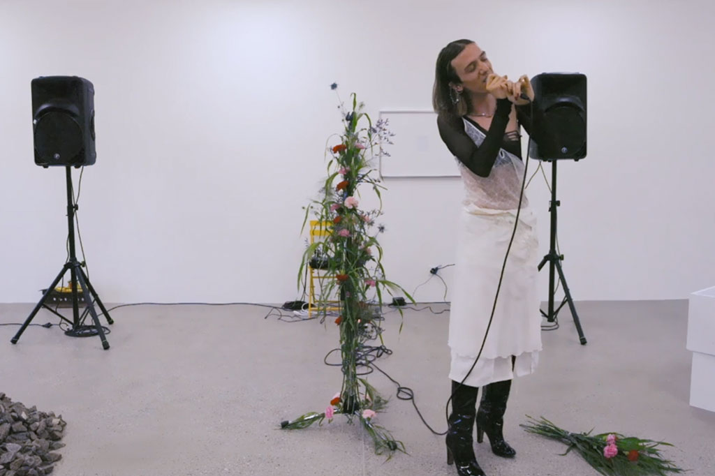 1. Une performance-concert de Luca Frati