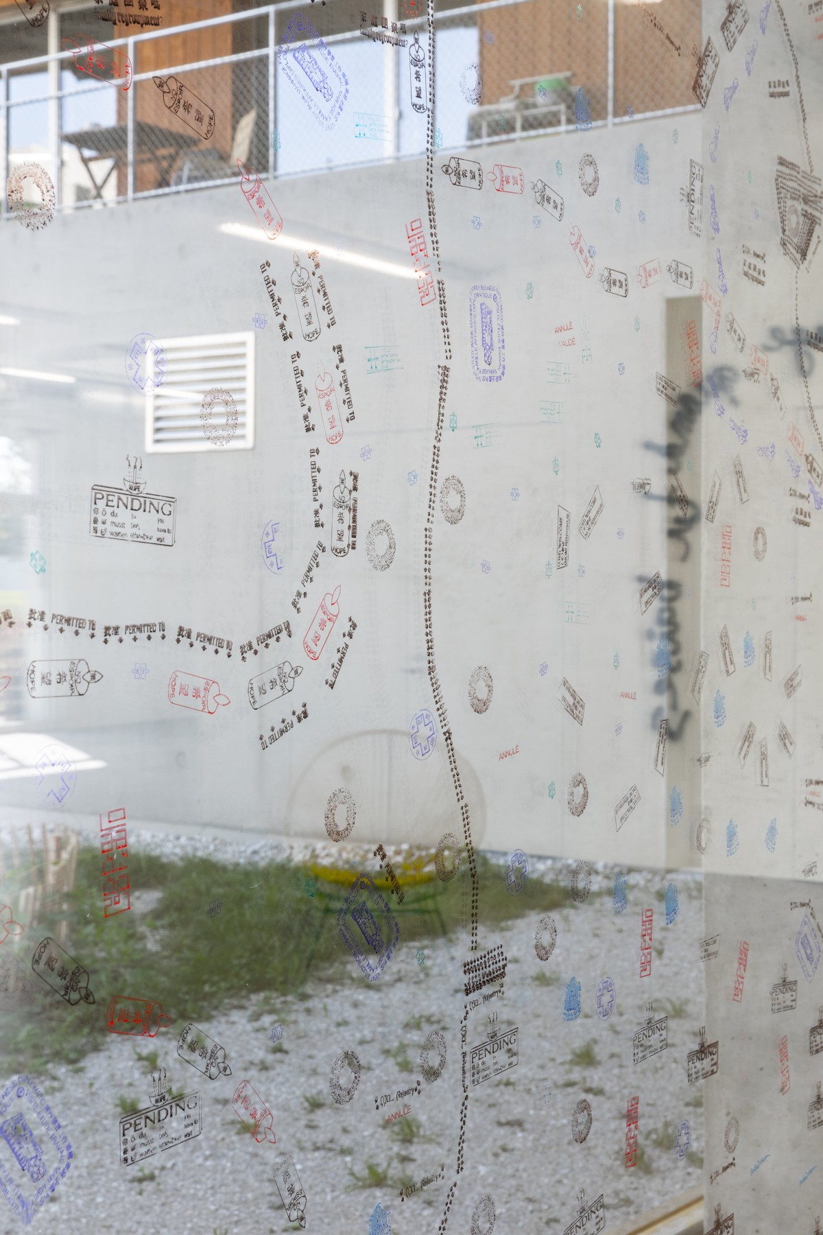 Grandee Dorji, <em>Papers, please</em>, 2023, vidéo et tampons, durée 10 min, photo : Théo Dufloo.