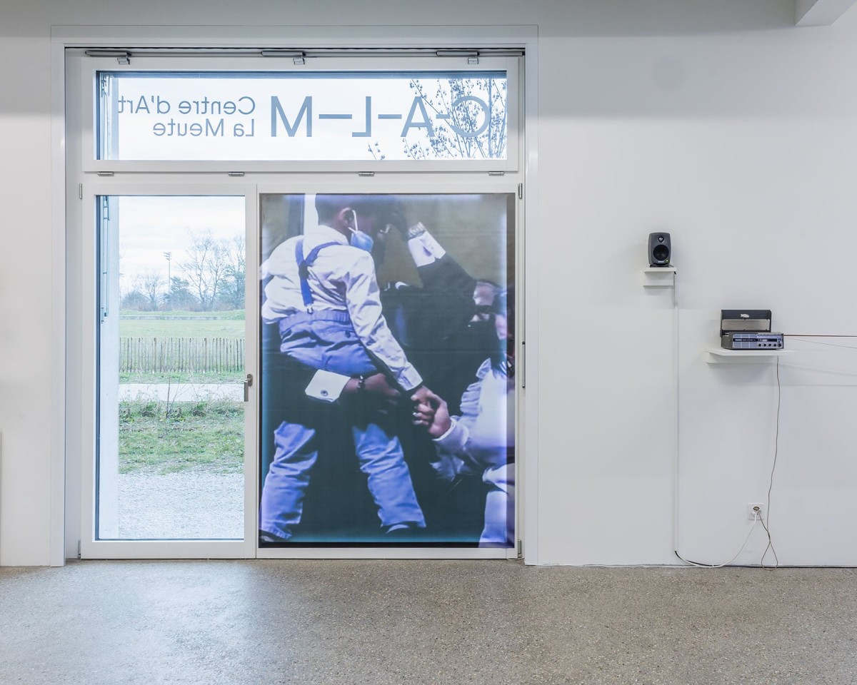 Luna Mahoux, <em>Sans titre</em>, impressions sur bâches, 2024, photo : Théo Dufloo.